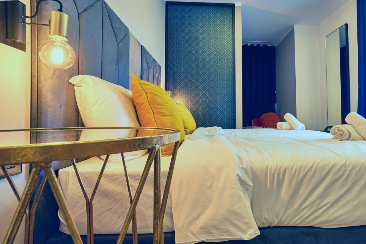 Cinematique Hotel Моста Екстериор снимка