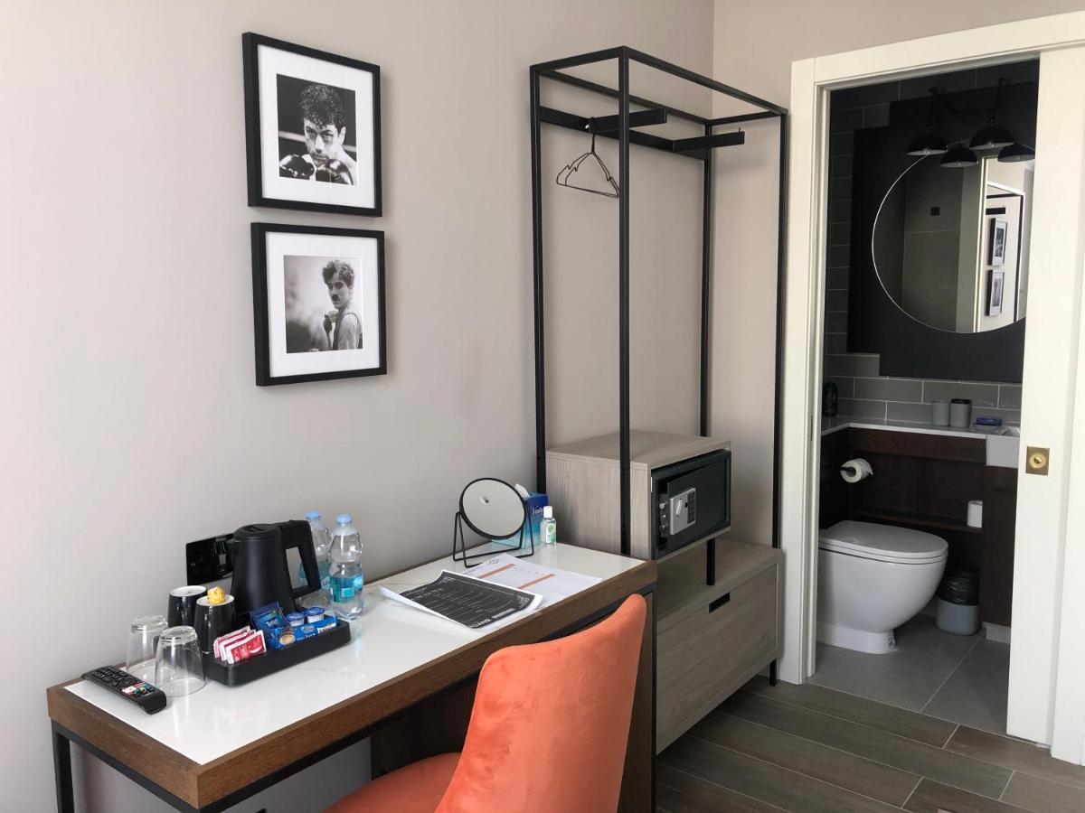 Cinematique Hotel Моста Екстериор снимка